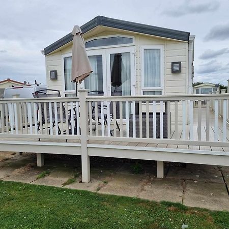 6 Berth Deluxe Ml7 On The Golden Palm Hotel Chapel Saint Leonards Exterior photo